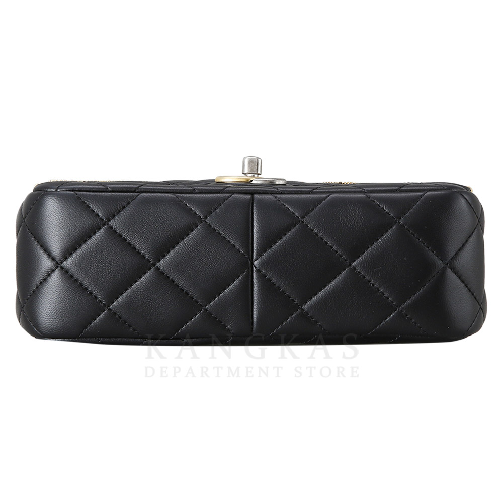CHANEL(USED)샤넬 참 장식 미니 플랩백 블랙