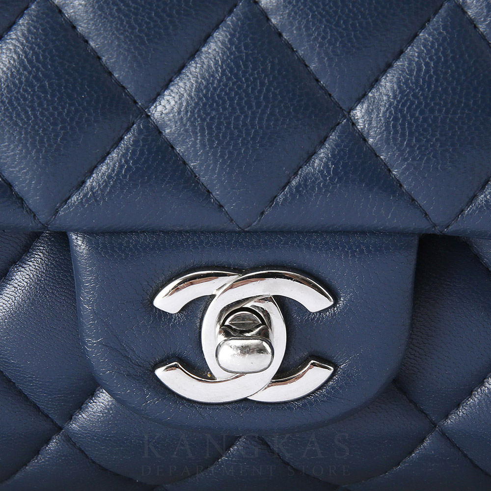 CHANEL(USED)샤넬 클래식 램스킨 미듐 플랩백