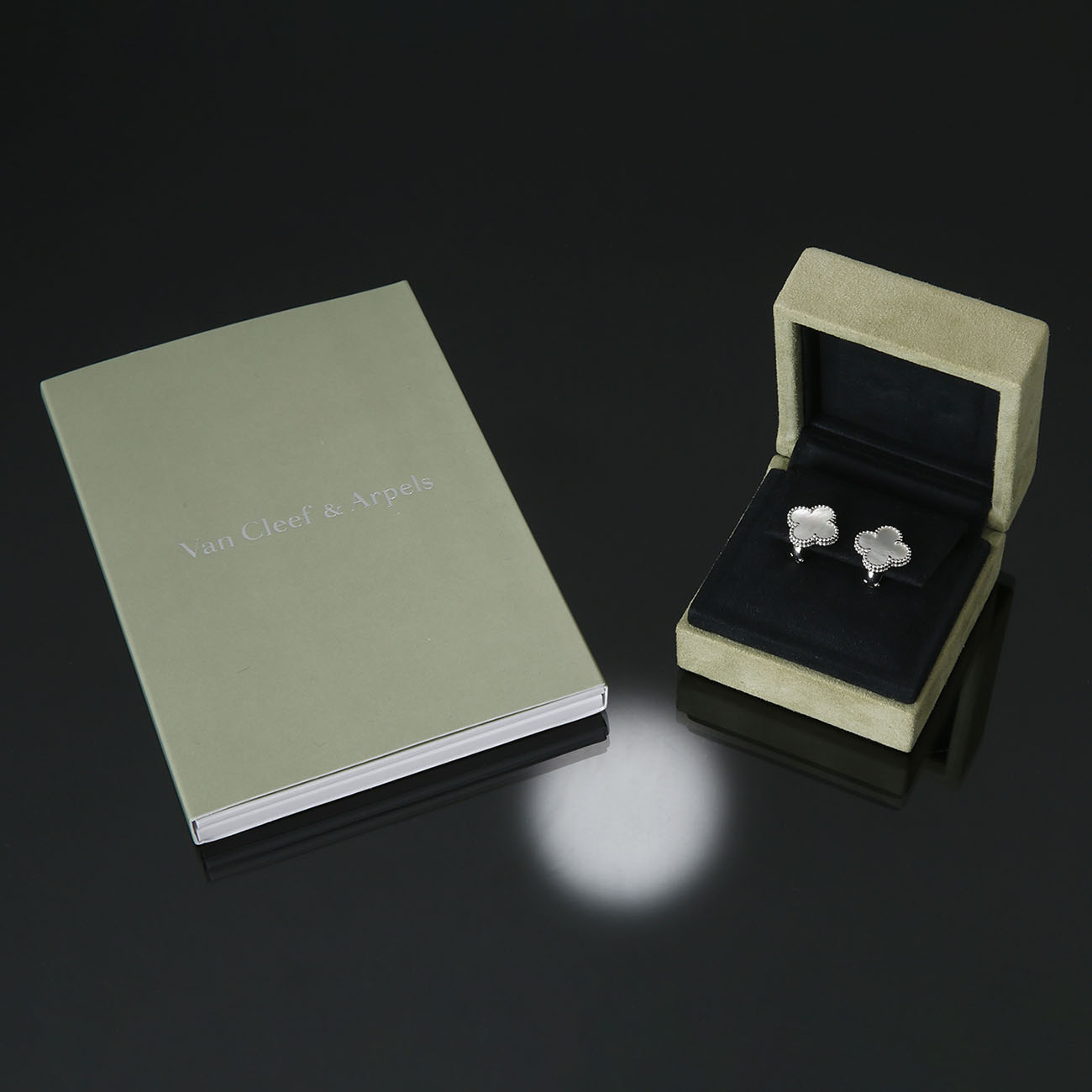 Van Cleef & Arpels(USED)반클리프앤아펠 빈티지 알함브라 이어링