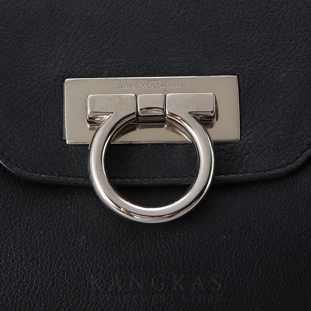 FERRAGAMO(USED)페레가모 간치니 플랩 토트백