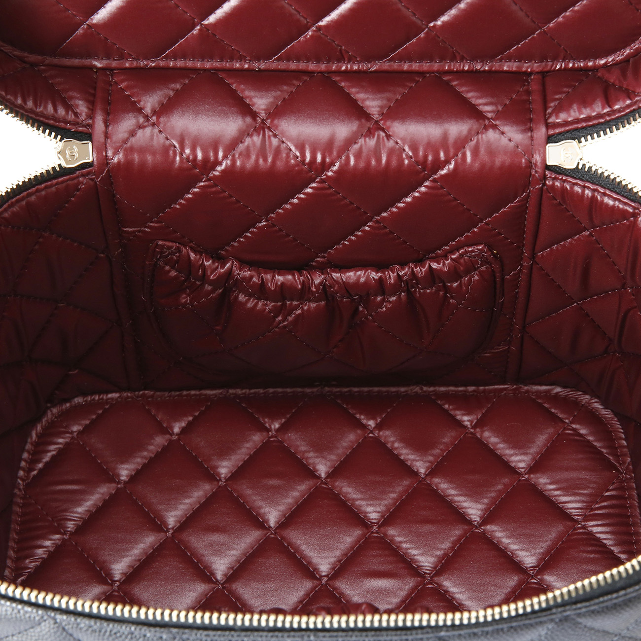 CHANEL(USED) 샤넬 클래식 캐비어 베니티 블랙 금장