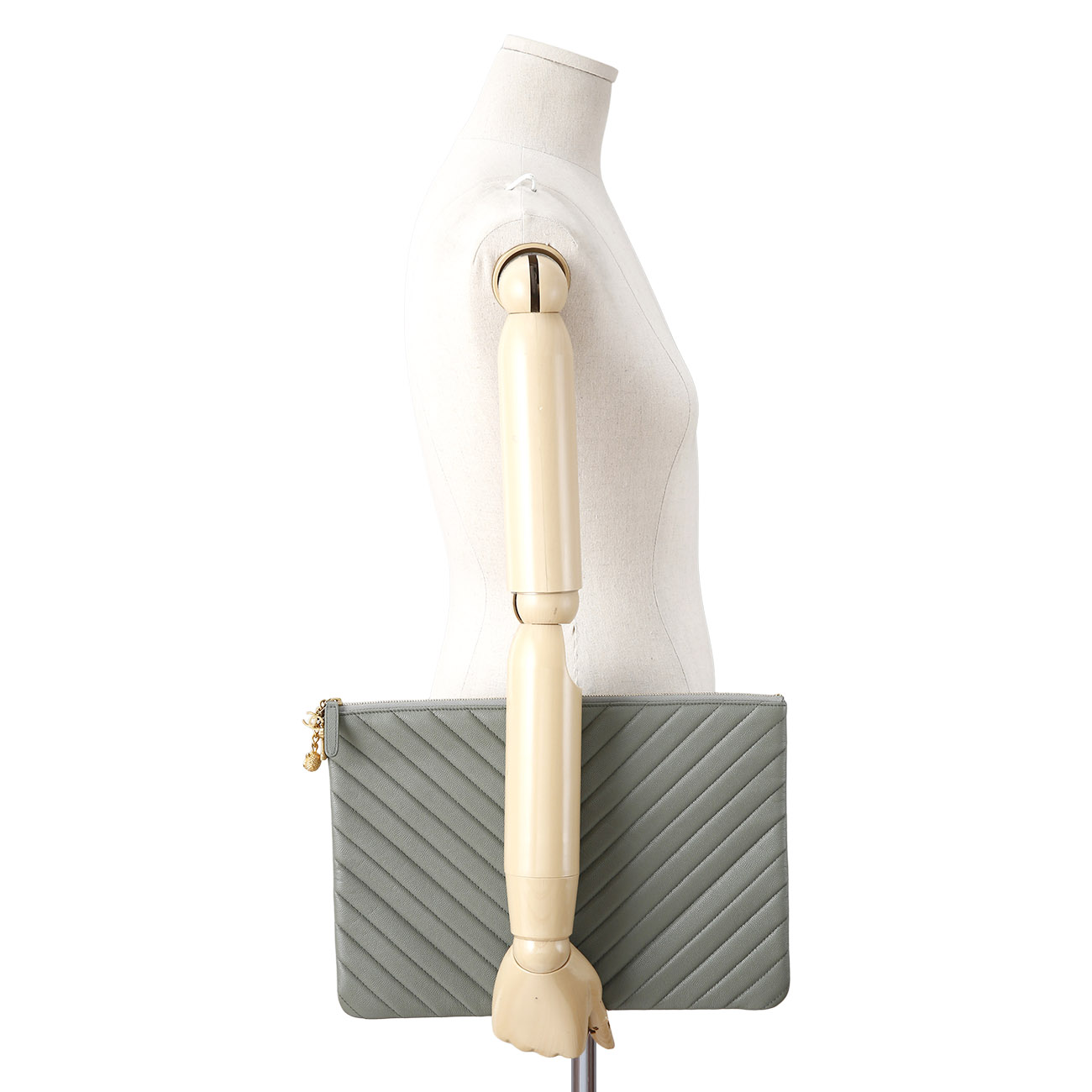 CHANEL(USED) 샤넬 클래식 쉐브론 클러치 라지 카키