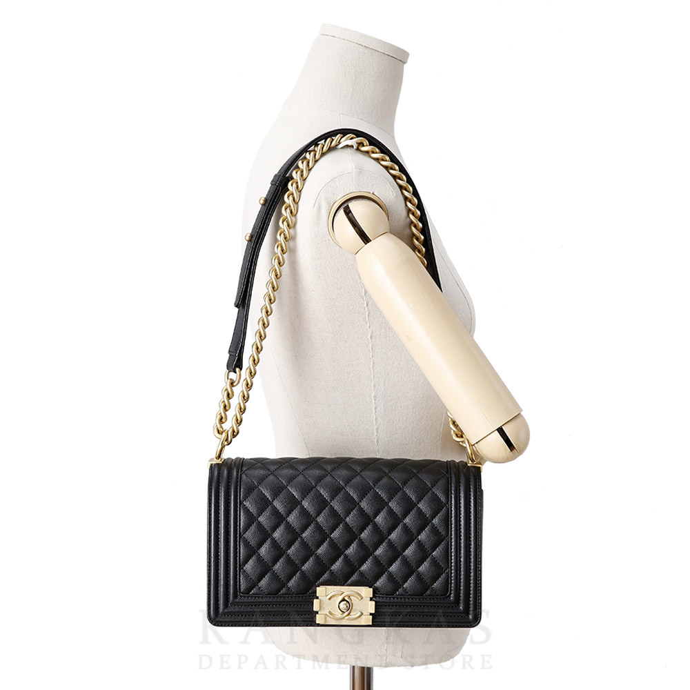 CHANEL(USED)샤넬 캐비어 보이샤넬 미듐