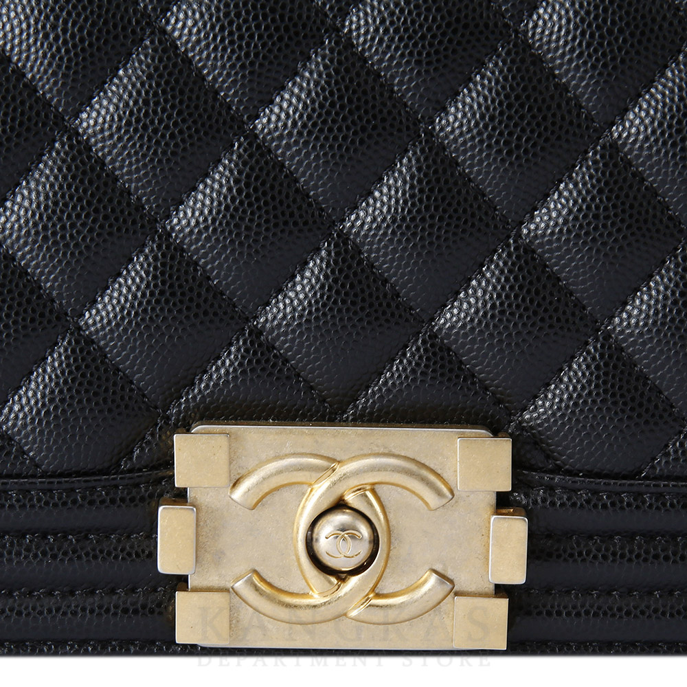 CHANEL(USED)샤넬 캐비어 보이샤넬 미듐