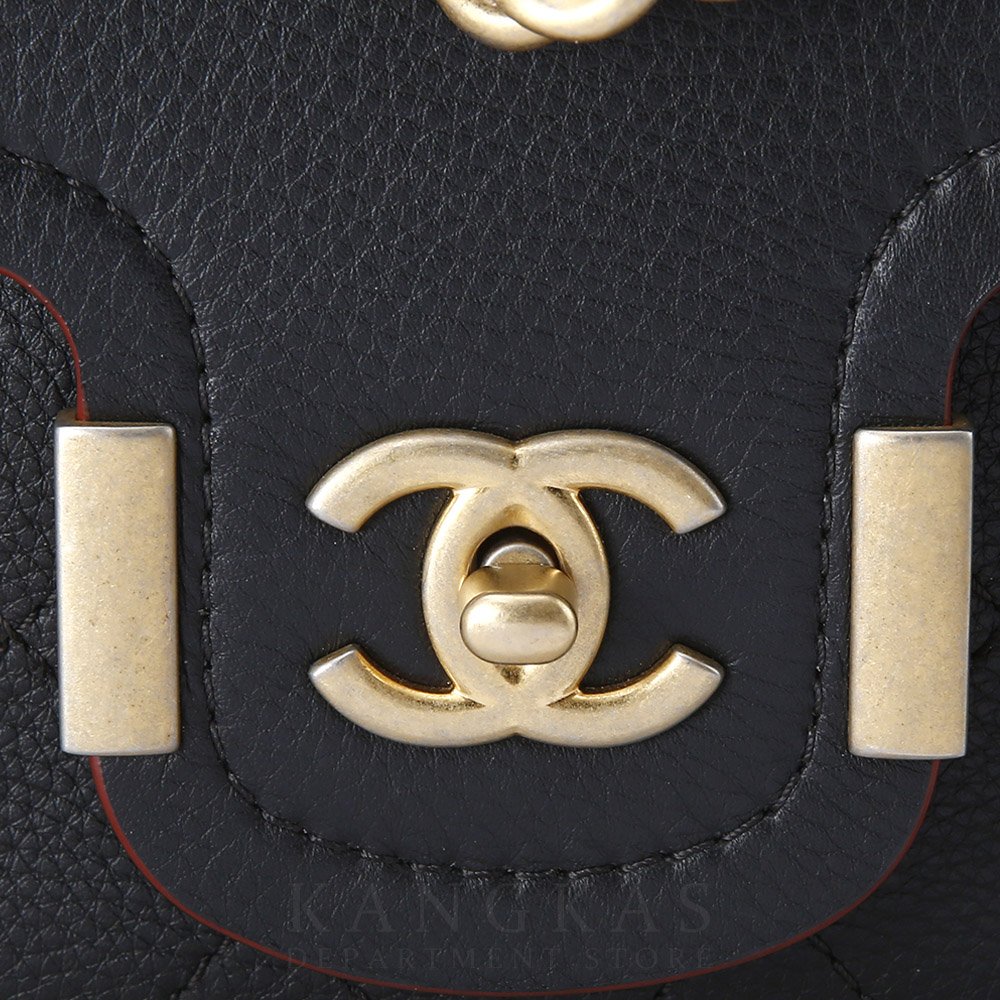 CHANEL(USED)샤넬 시즌 로고 플랩 체인 백