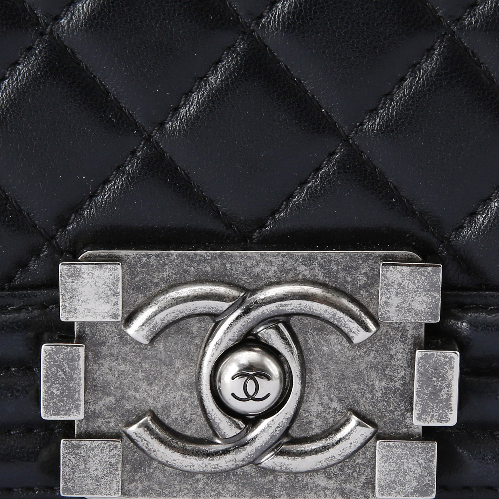 CHANEL(USED)샤넬 보이샤넬 미듐 은장