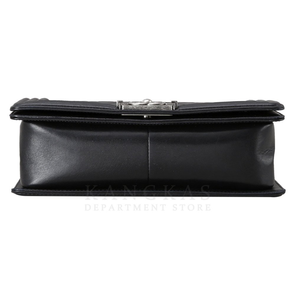 CHANEL(USED)샤넬 보이샤넬 미듐 은장