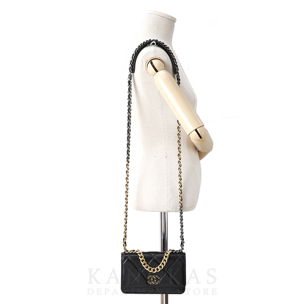 CHANEL(USED)샤넬 19 WOC 블랙