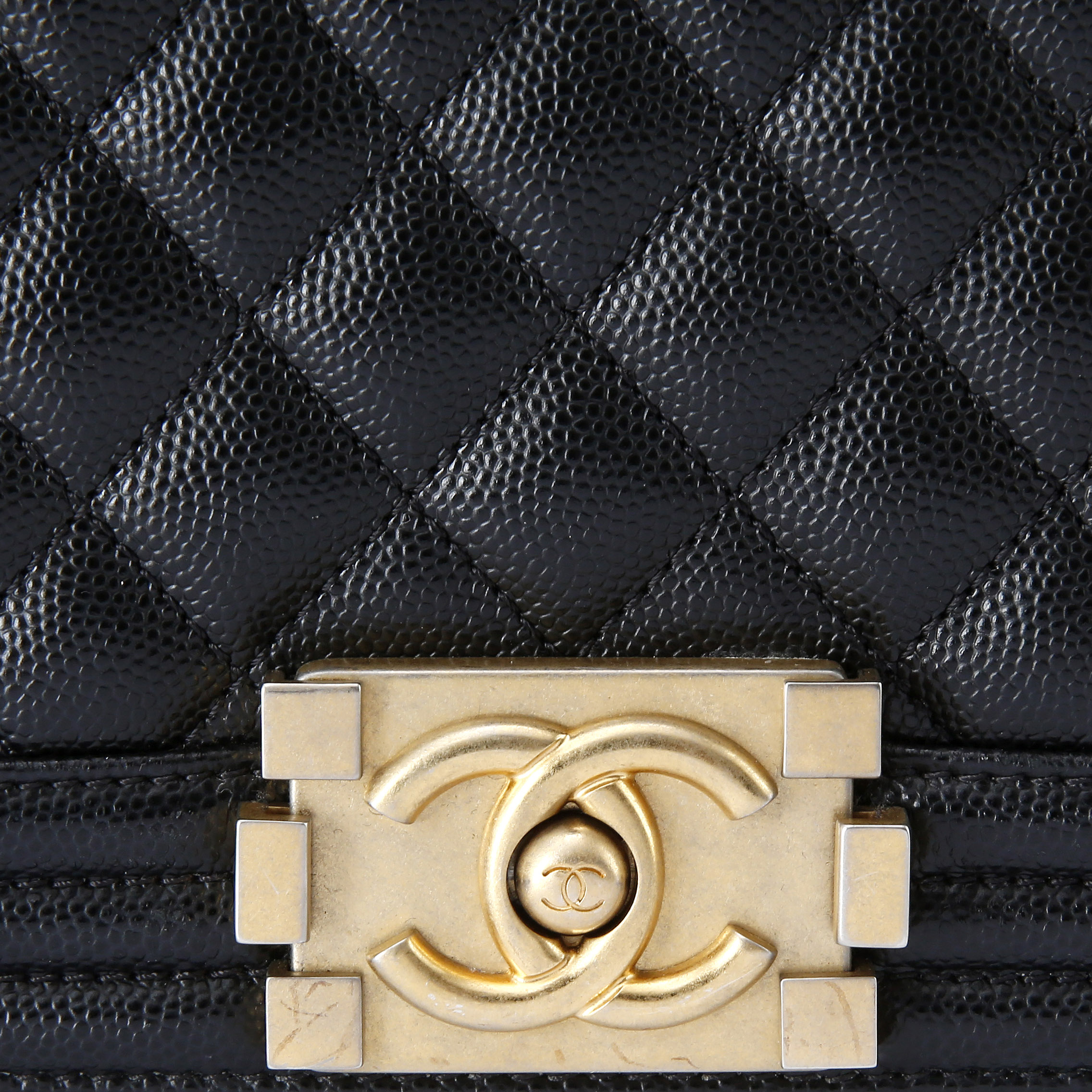 CHANEL(USED)샤넬 보이샤넬 캐비어 미듐 금장